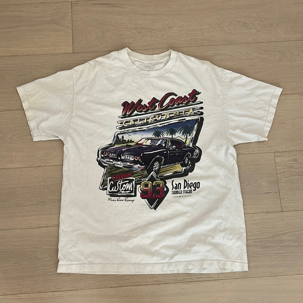 Oversized graphic tee